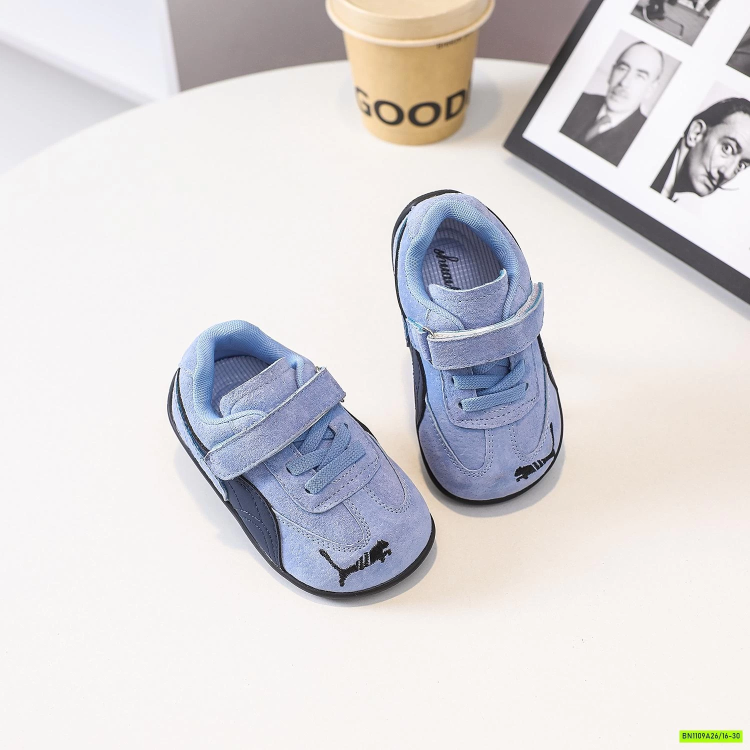 GIÀY DA LỘN THÊU LOGO QUAI DÁN