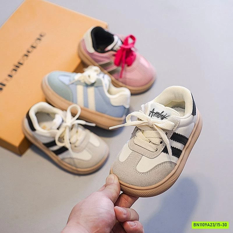 GIÀY THỂ THAO PHỐI DA LỘN 2 SỌC