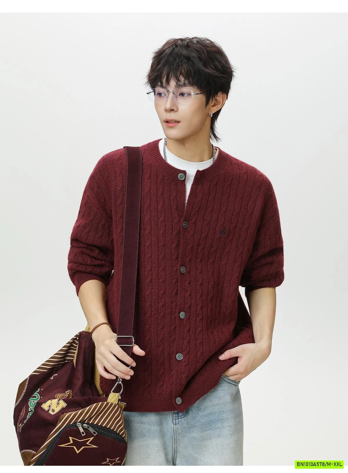 KHOÁC LEN VẶN THỪNG THÊU LOGO