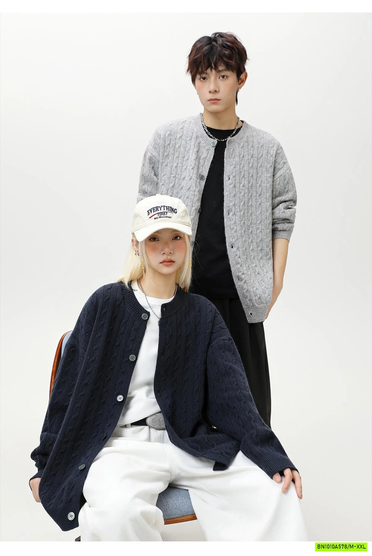 KHOÁC LEN VẶN THỪNG THÊU LOGO