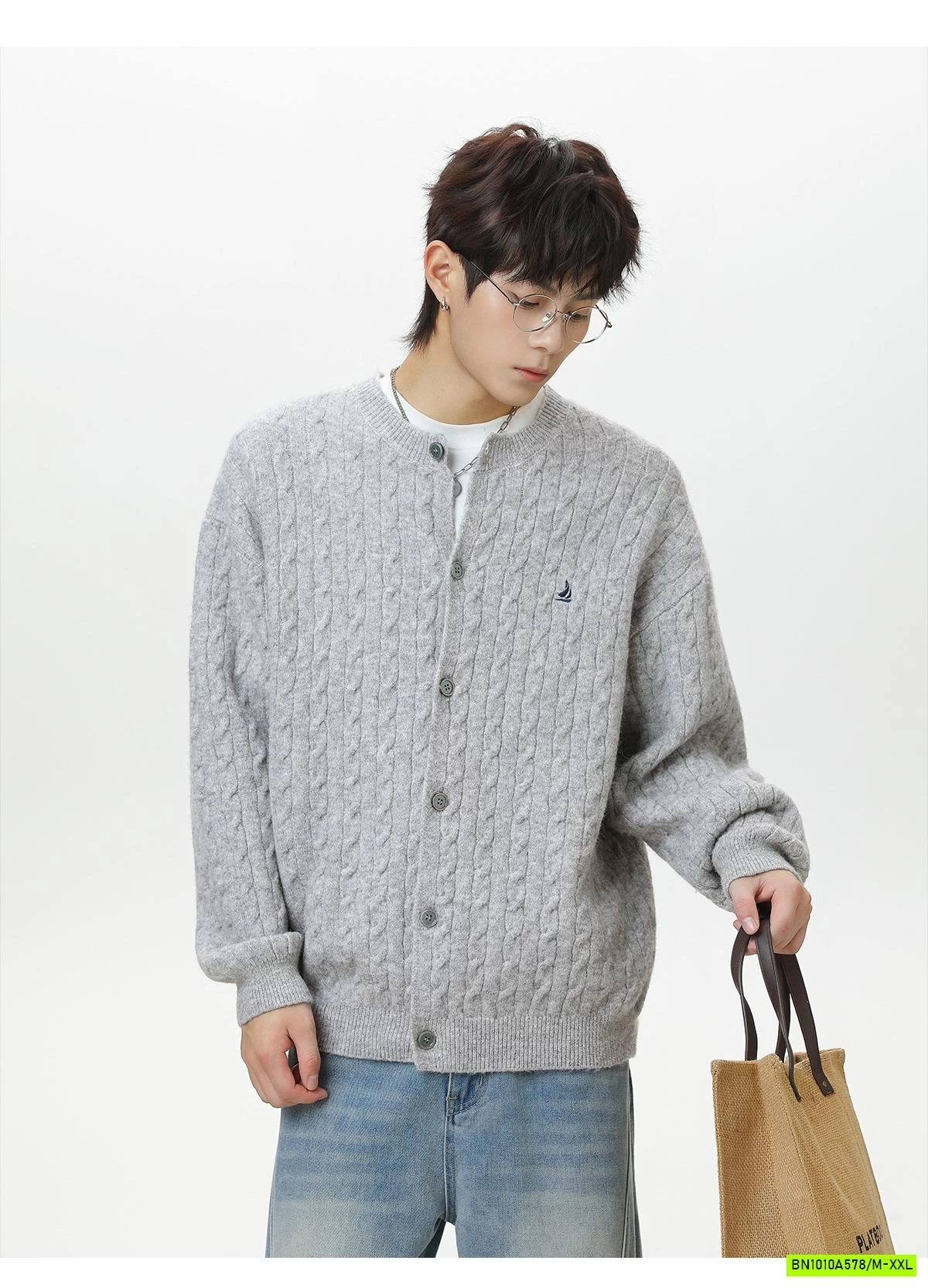 KHOÁC LEN VẶN THỪNG THÊU LOGO