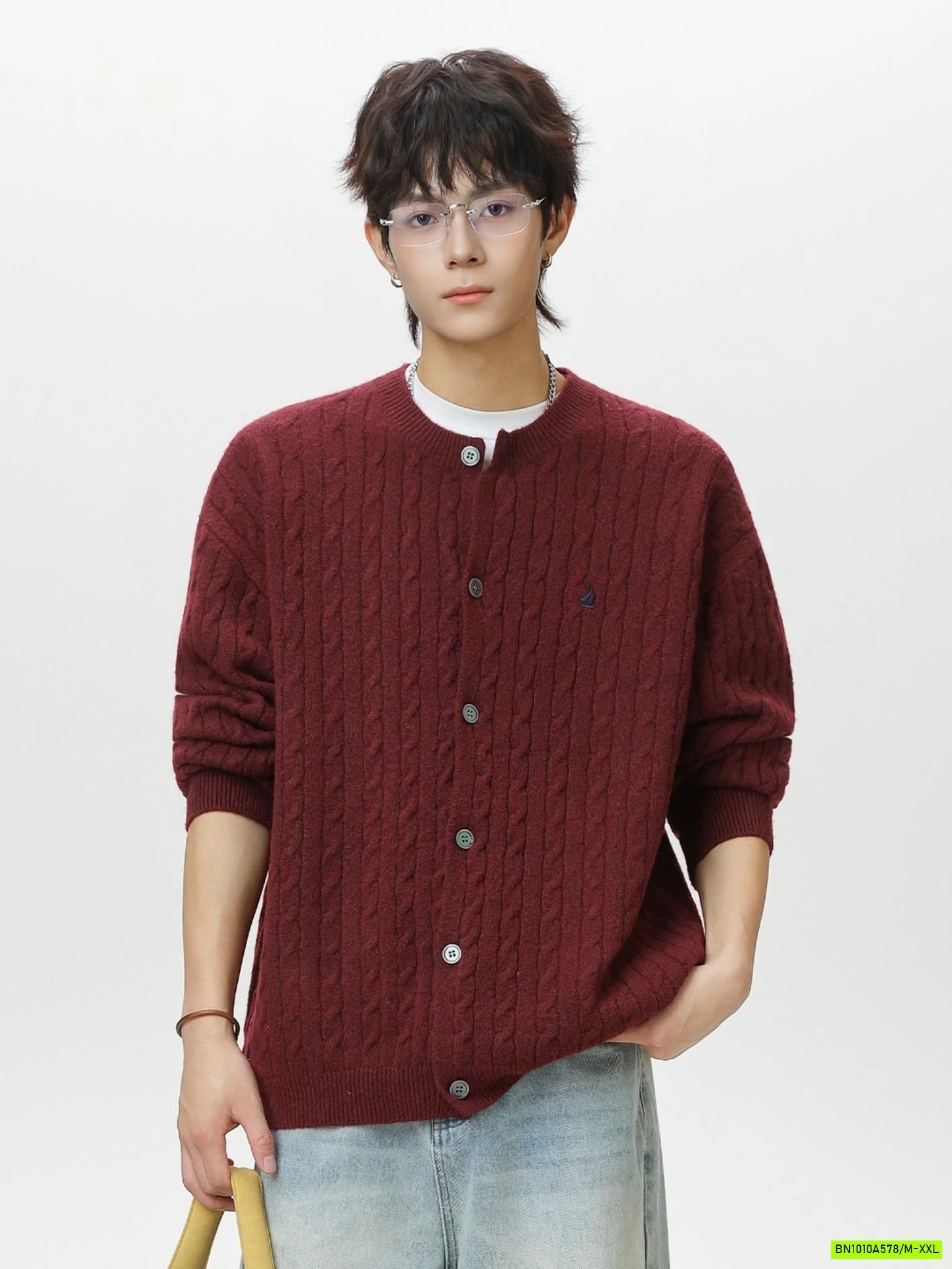 KHOÁC LEN VẶN THỪNG THÊU LOGO