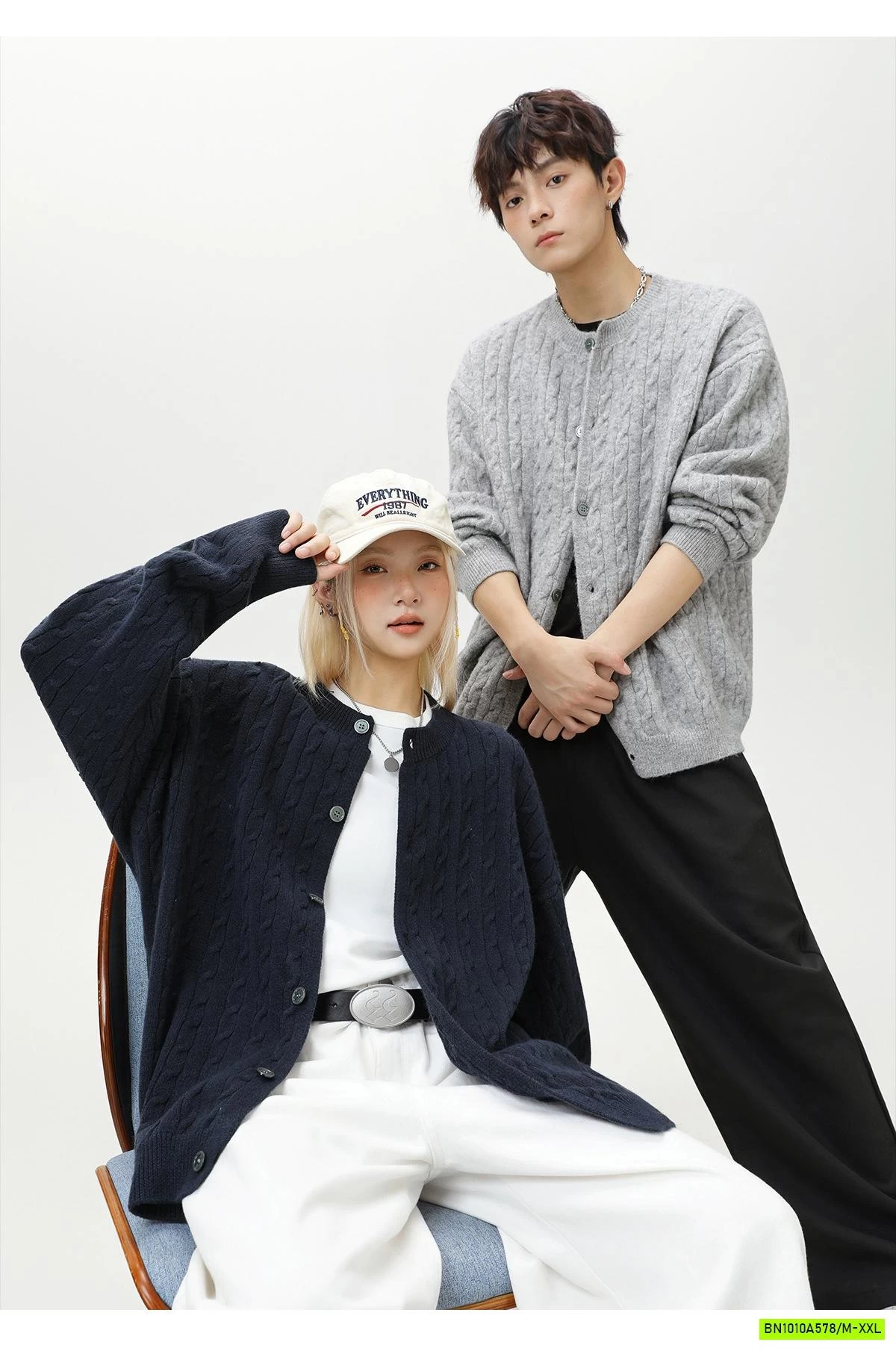 KHOÁC LEN VẶN THỪNG THÊU LOGO