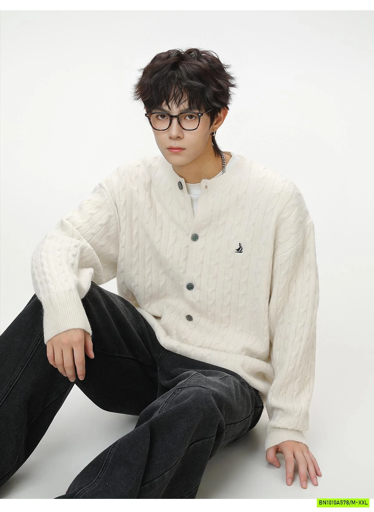 KHOÁC LEN VẶN THỪNG THÊU LOGO