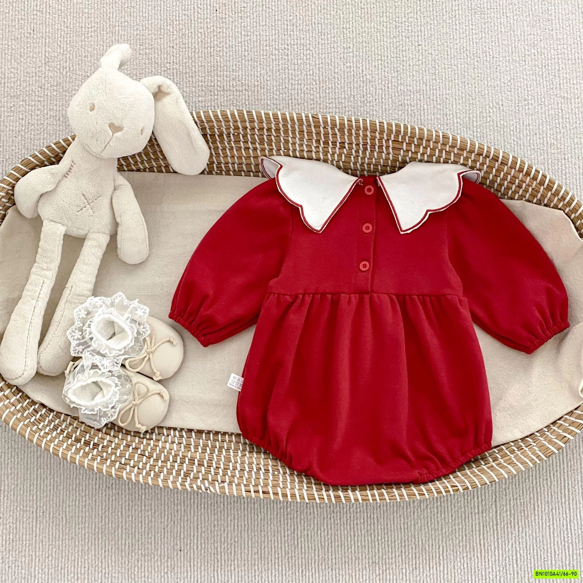 BODY NỈ ĐỎ CỔ THÊU DÂU THỎ