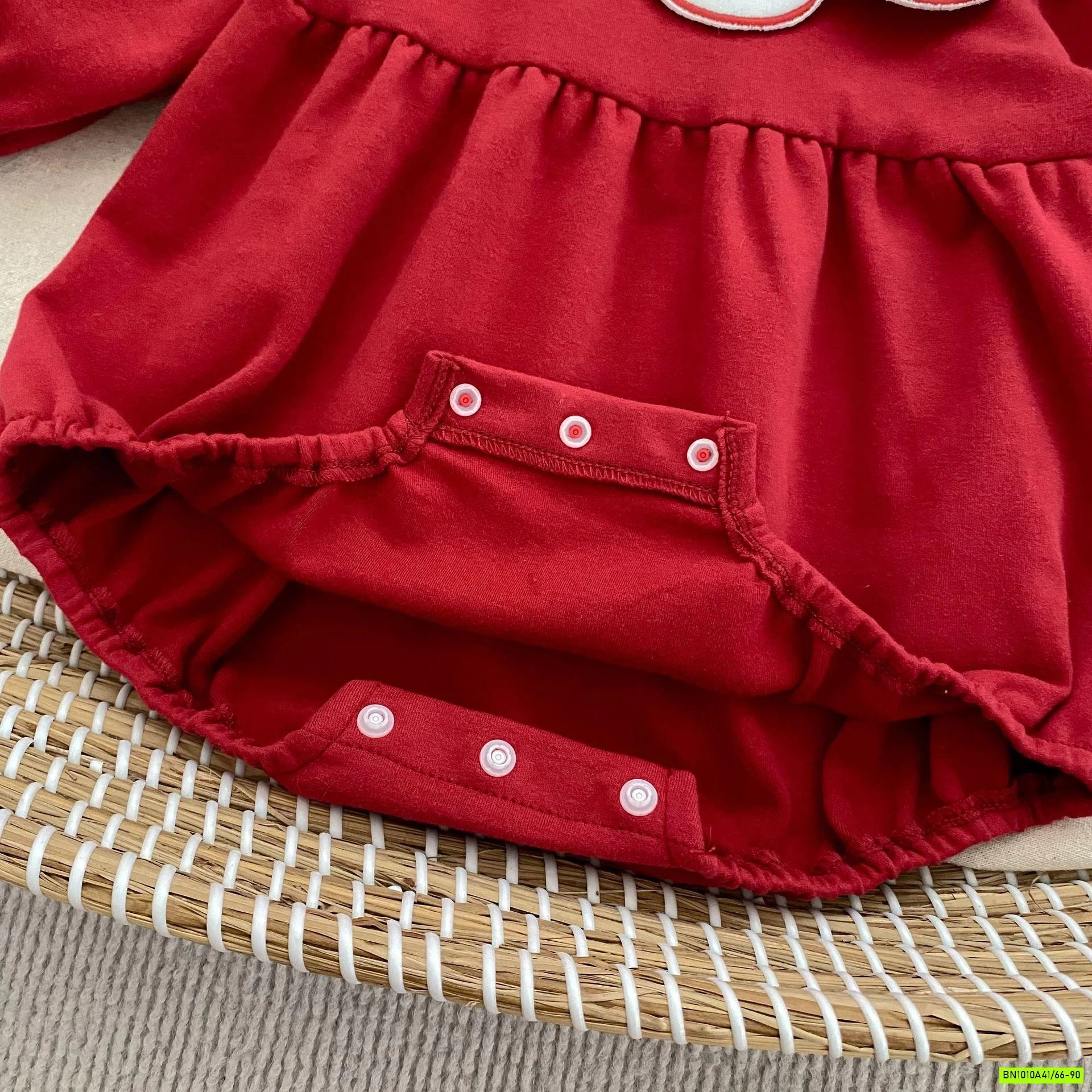 BODY NỈ ĐỎ CỔ THÊU DÂU THỎ