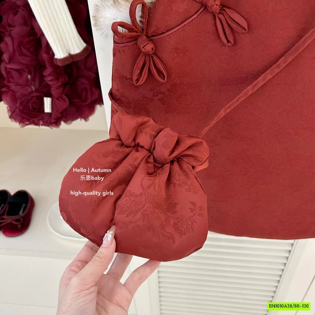 SƯỜN XÁM TRẦN BÔNG ĐỎ VIỀN LÔNG