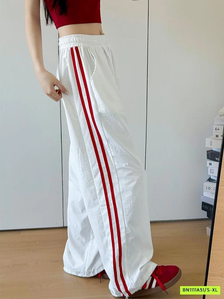 QUẦN ĐŨI TRẮNG PHỐI SỌC ĐỎ