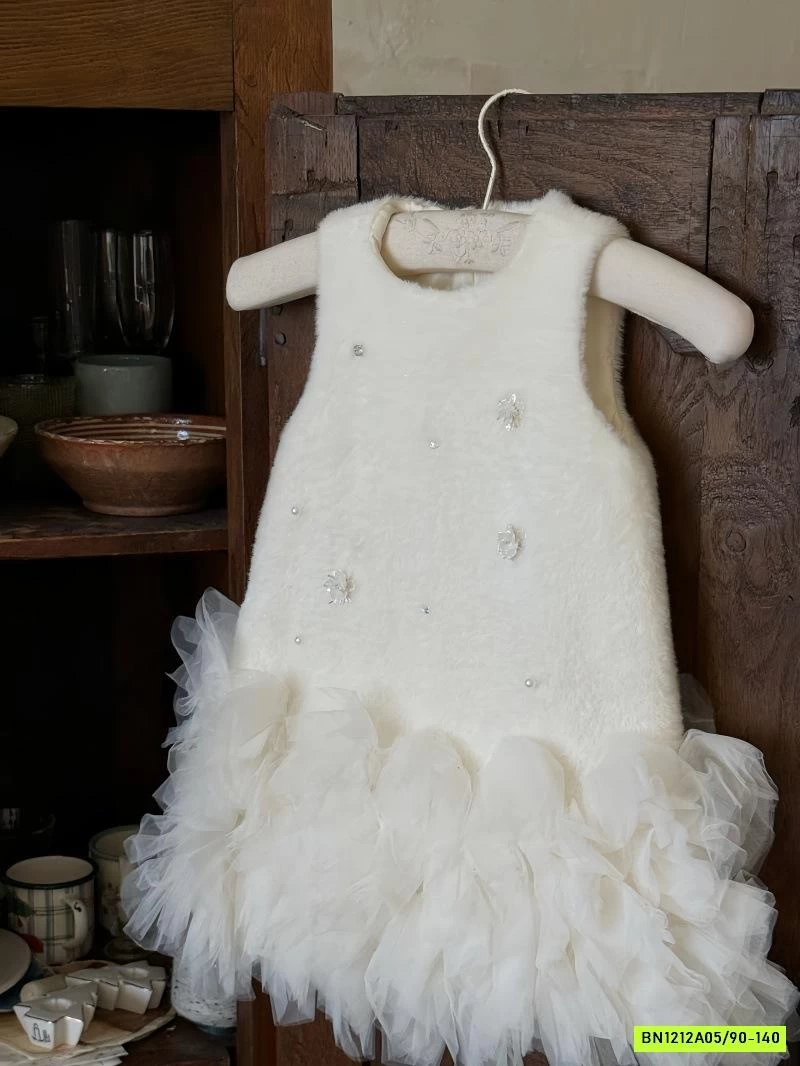 ĐẦM NHUNG GẮN ĐÁ PHỐI CHÂN VOAN CHENGLE