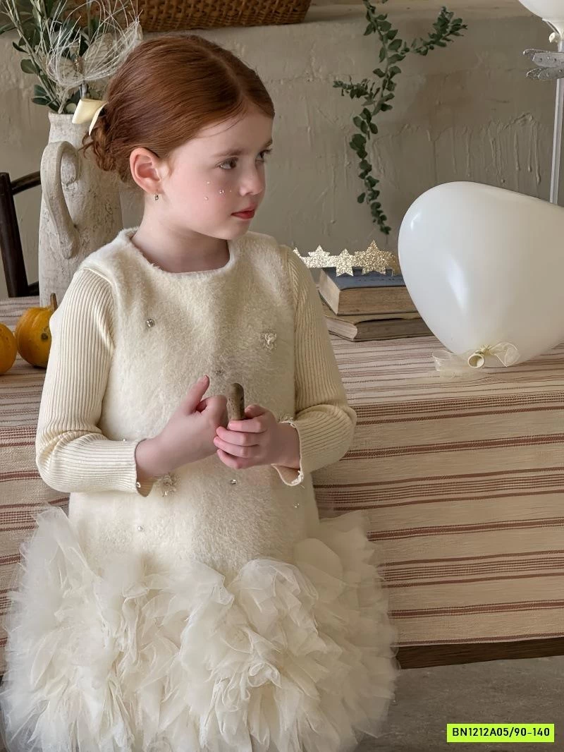 ĐẦM NHUNG GẮN ĐÁ PHỐI CHÂN VOAN CHENGLE