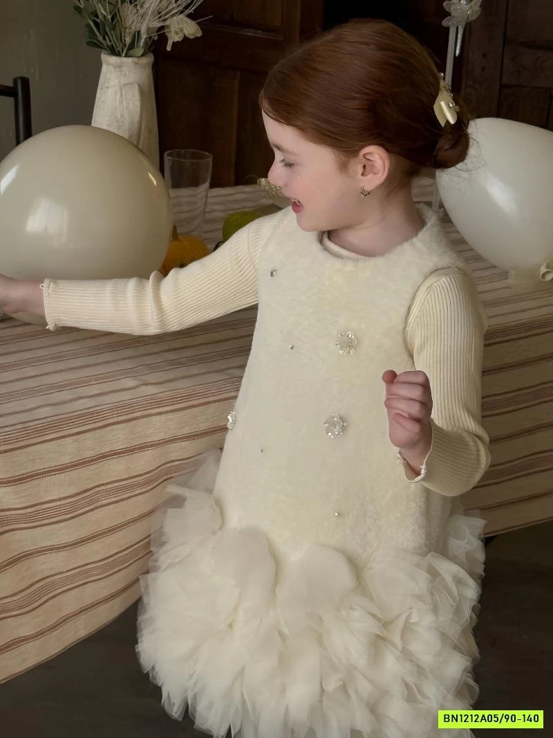 ĐẦM NHUNG GẮN ĐÁ PHỐI CHÂN VOAN CHENGLE