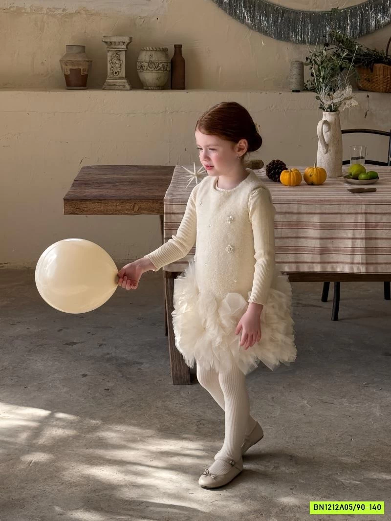 ĐẦM NHUNG GẮN ĐÁ PHỐI CHÂN VOAN CHENGLE