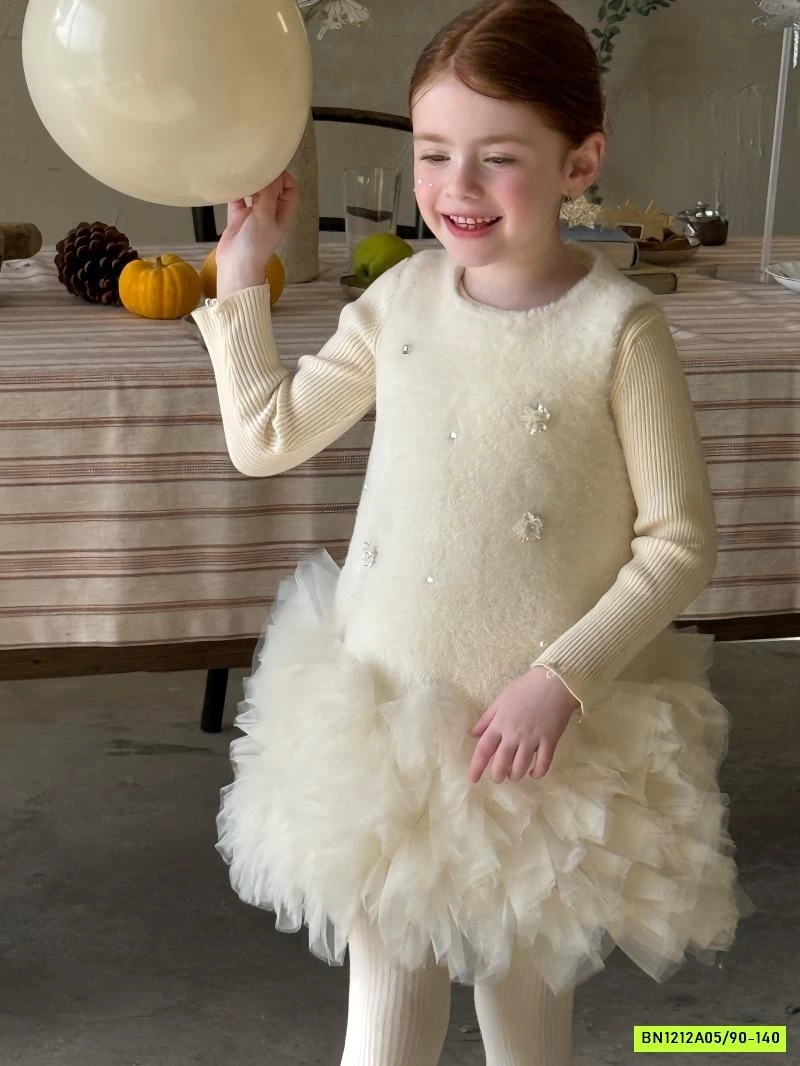 ĐẦM NHUNG GẮN ĐÁ PHỐI CHÂN VOAN CHENGLE