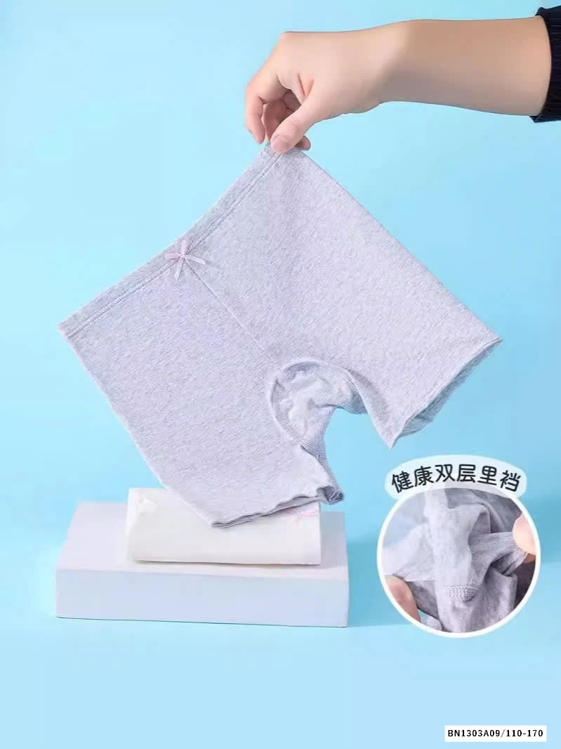 SÉT 2 QUẦN ĐÙI MẶC TRONG VÁY BG