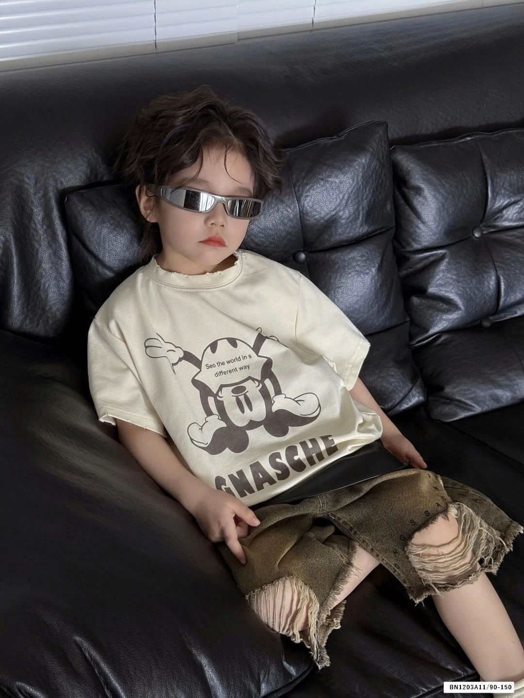 ÁO MICKEY MIX SHORT JEANS RÁCH GỐI