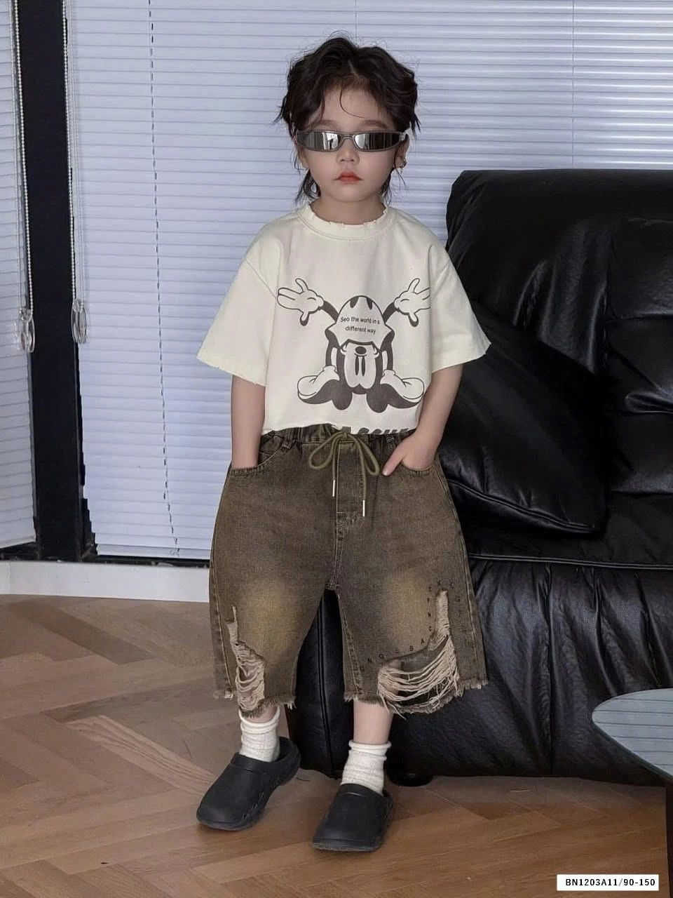 ÁO MICKEY MIX SHORT JEANS RÁCH GỐI