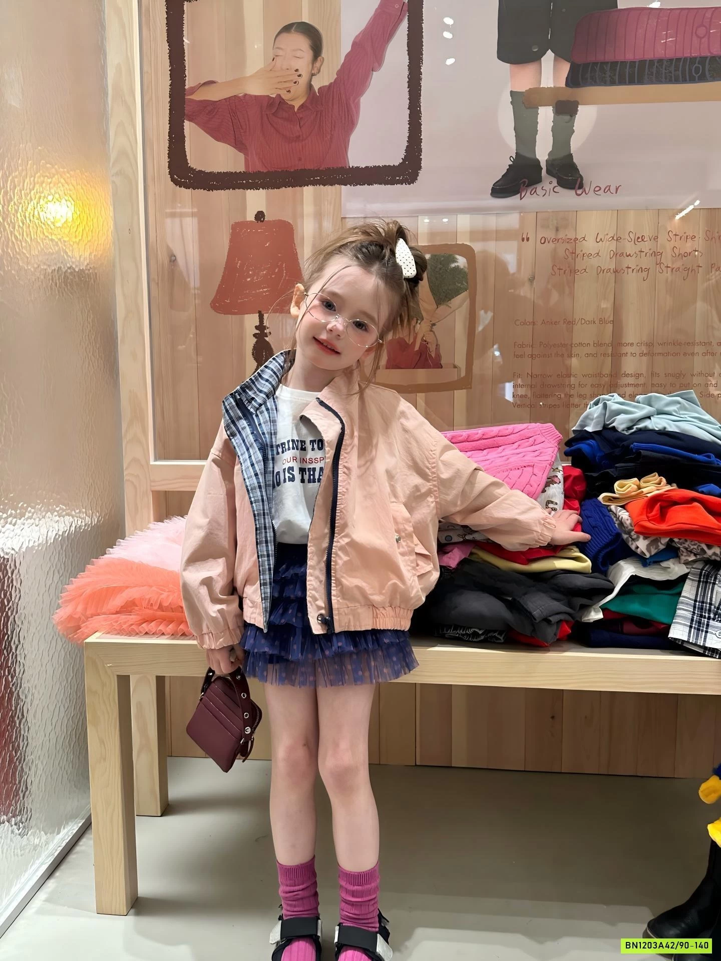 KHOÁC GIÓ HỒNG IN HÌNH DỄ THƯƠNG