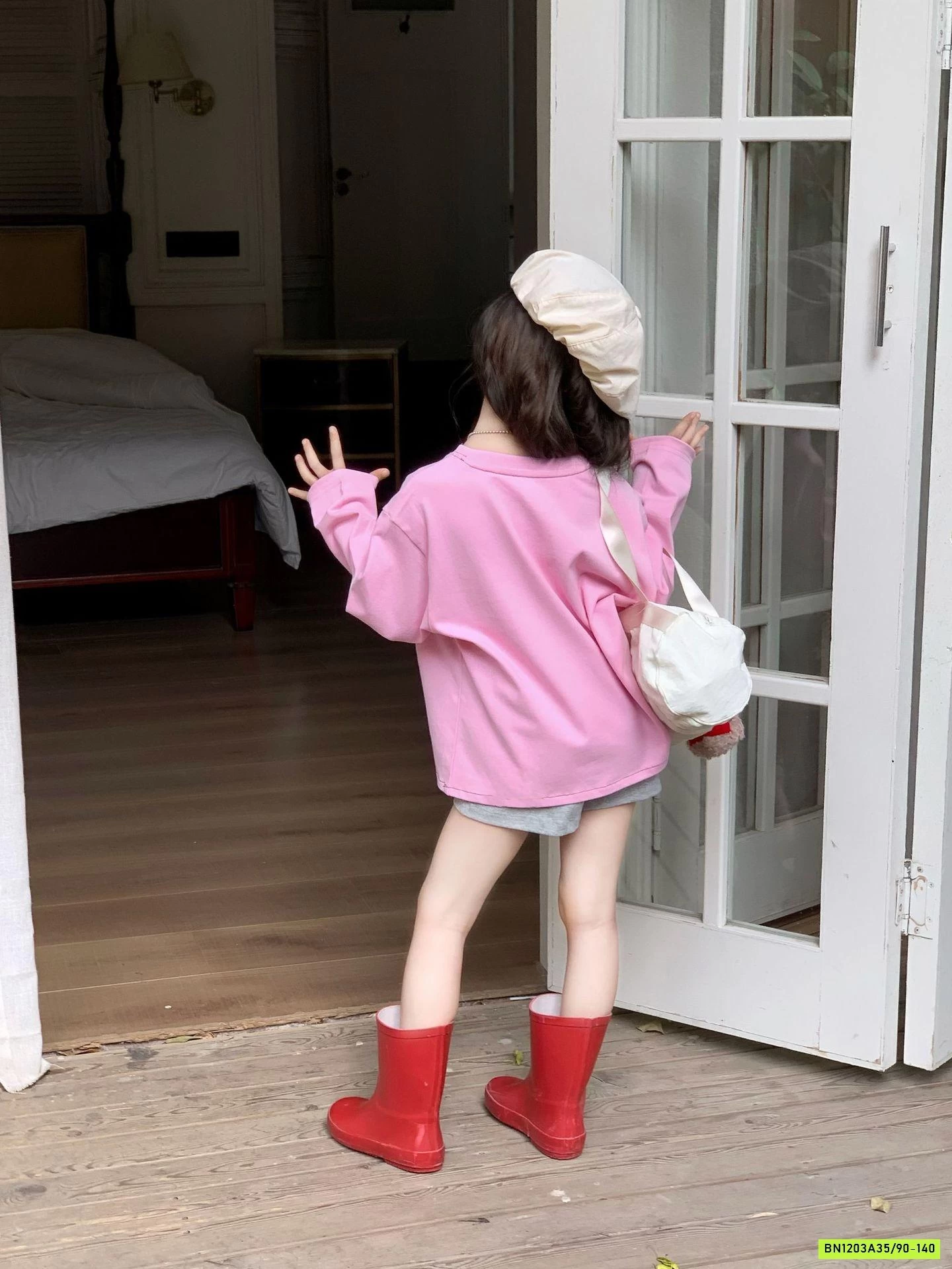 ÁO THUN HỒNG MICKEY MIX LEGGING XÁM