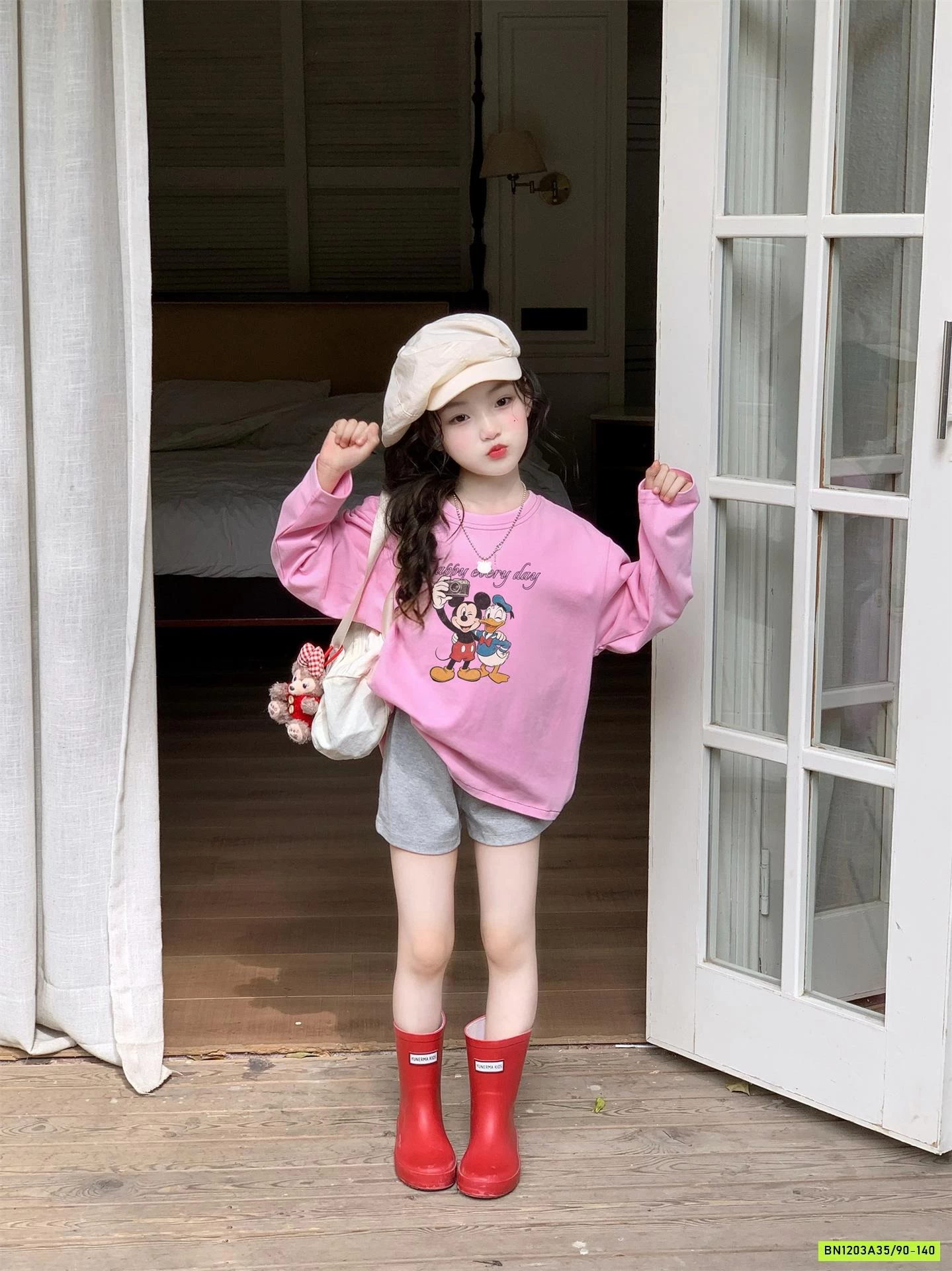 ÁO THUN HỒNG MICKEY MIX LEGGING XÁM