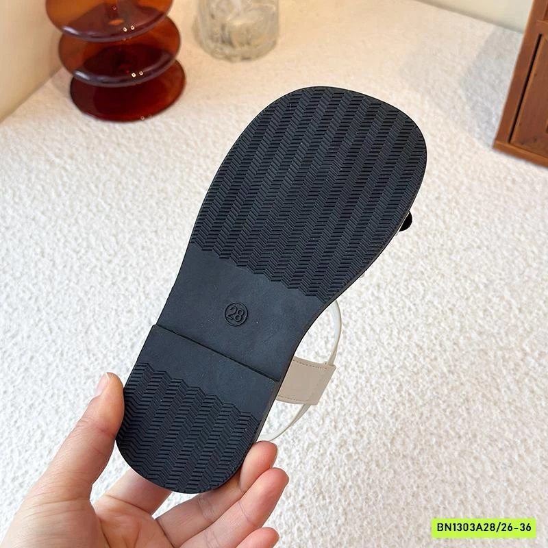 SANDAL XỎ NGÓN QUAI MẢNH