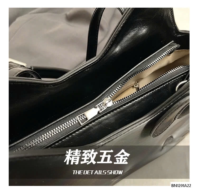 TÚI DA PU ĐEN KITTY