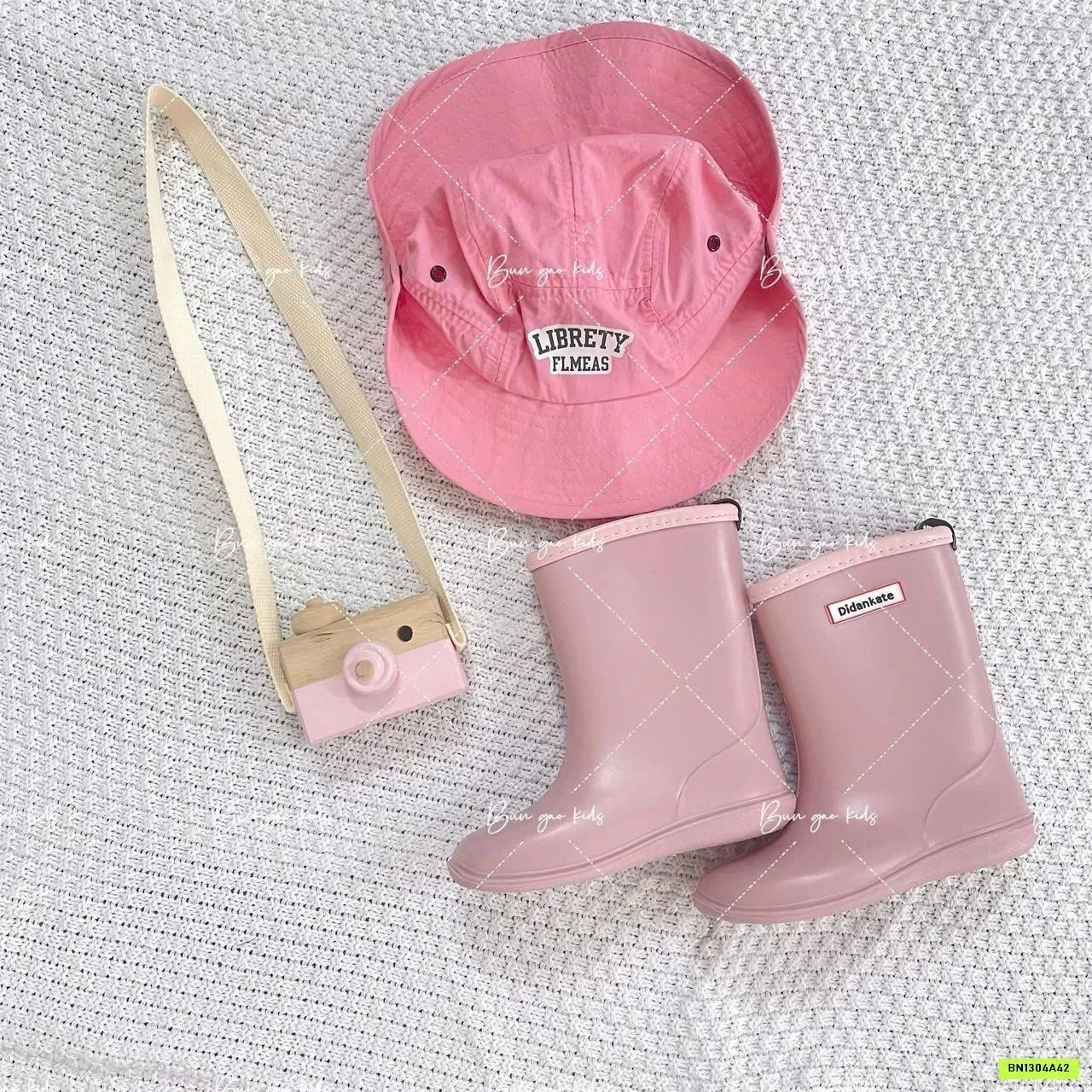 COMBO MŨ + ỦNG ĐI BIỂN