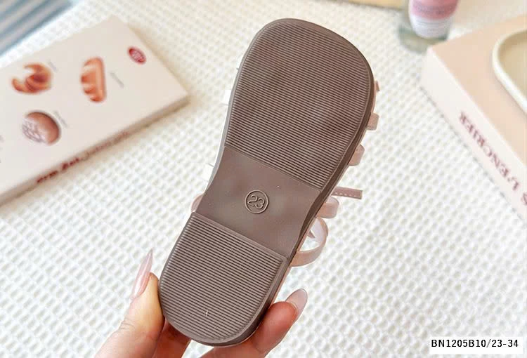 DÉP LÊ ĐẾ BỆT QUAI THẮT NƠ BG