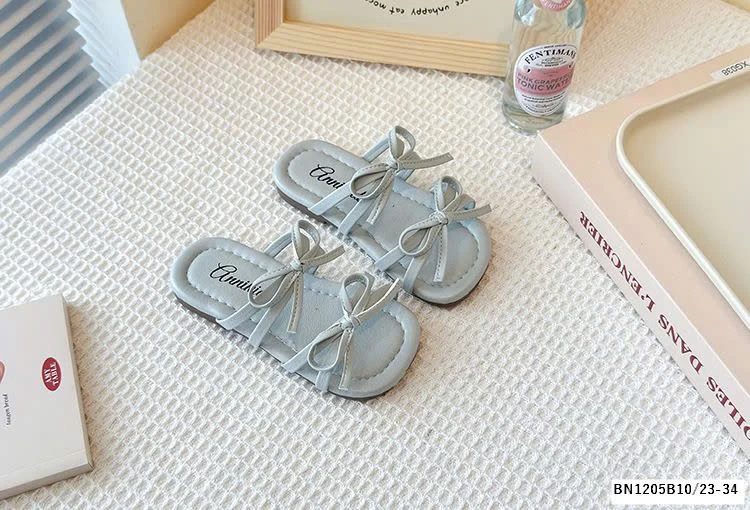 DÉP LÊ ĐẾ BỆT QUAI THẮT NƠ BG