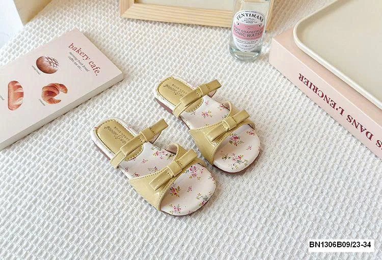 DÉP LÊ ĐẾ HOA 2 QUAI