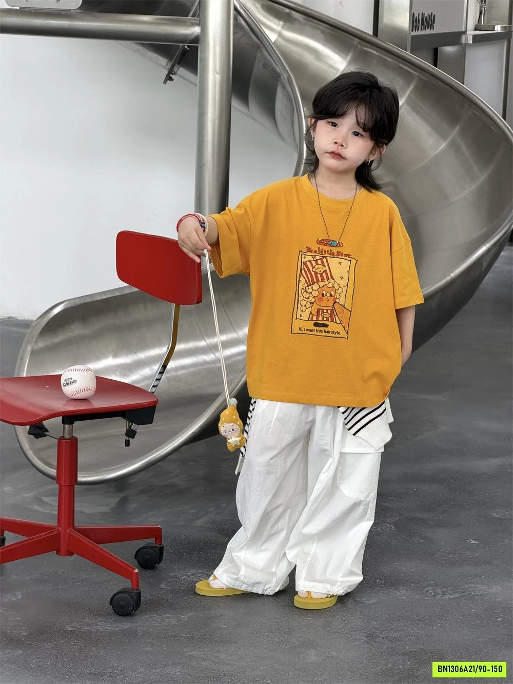 ÁO VÀNG MIX QUẦN GIÓ TRẮNG