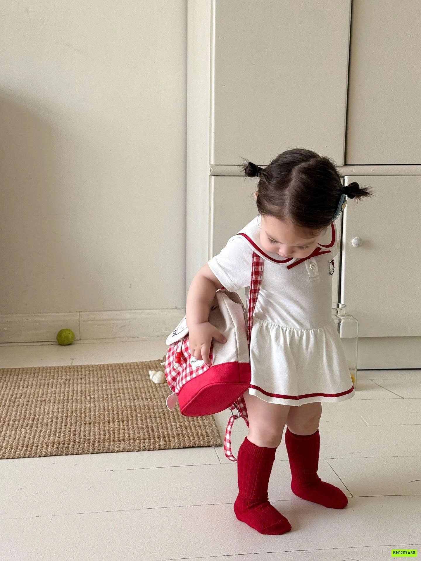 BODY VÁY VIỀN ĐỎ KITTY