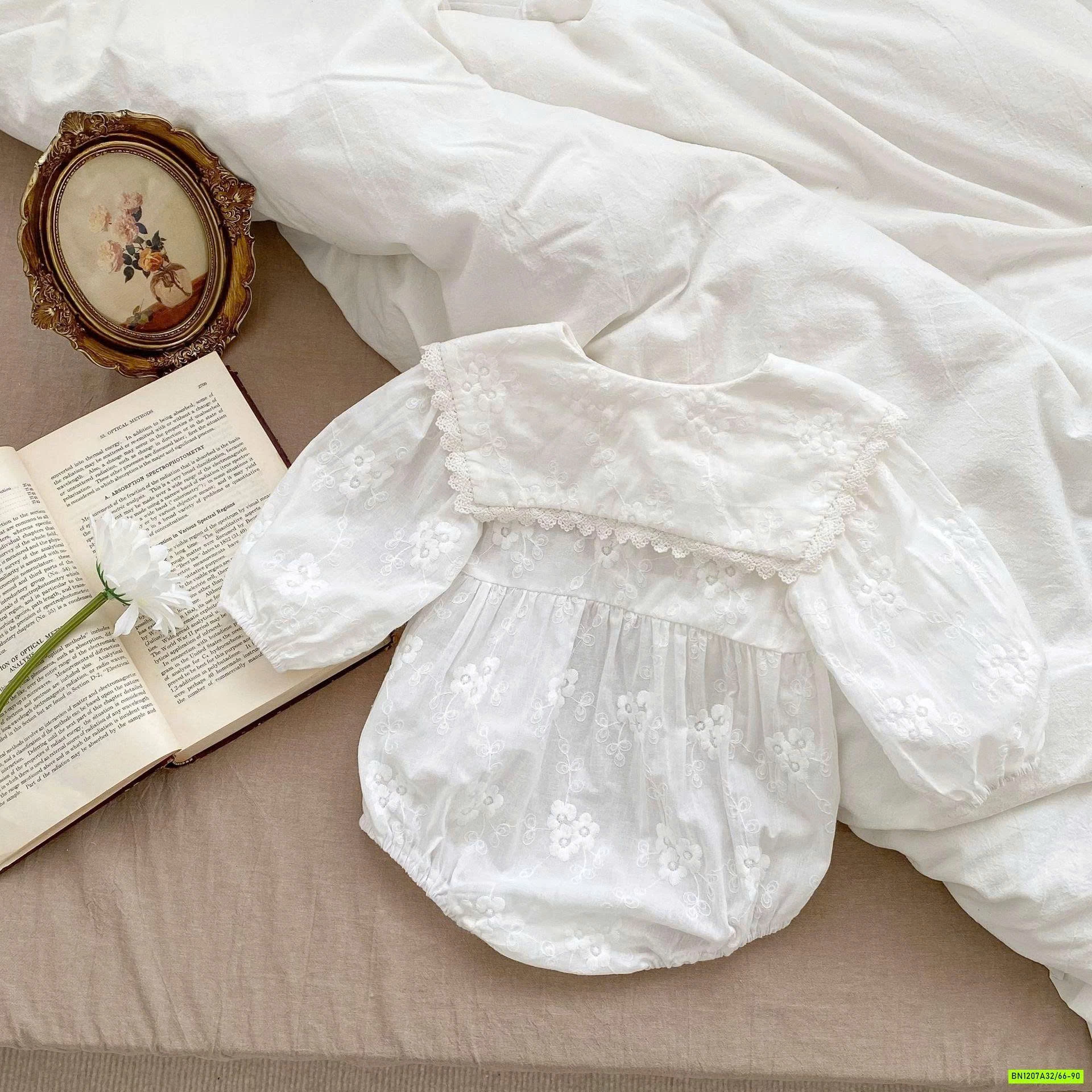 BODY THÊU NỔI CỔ VUÔNG