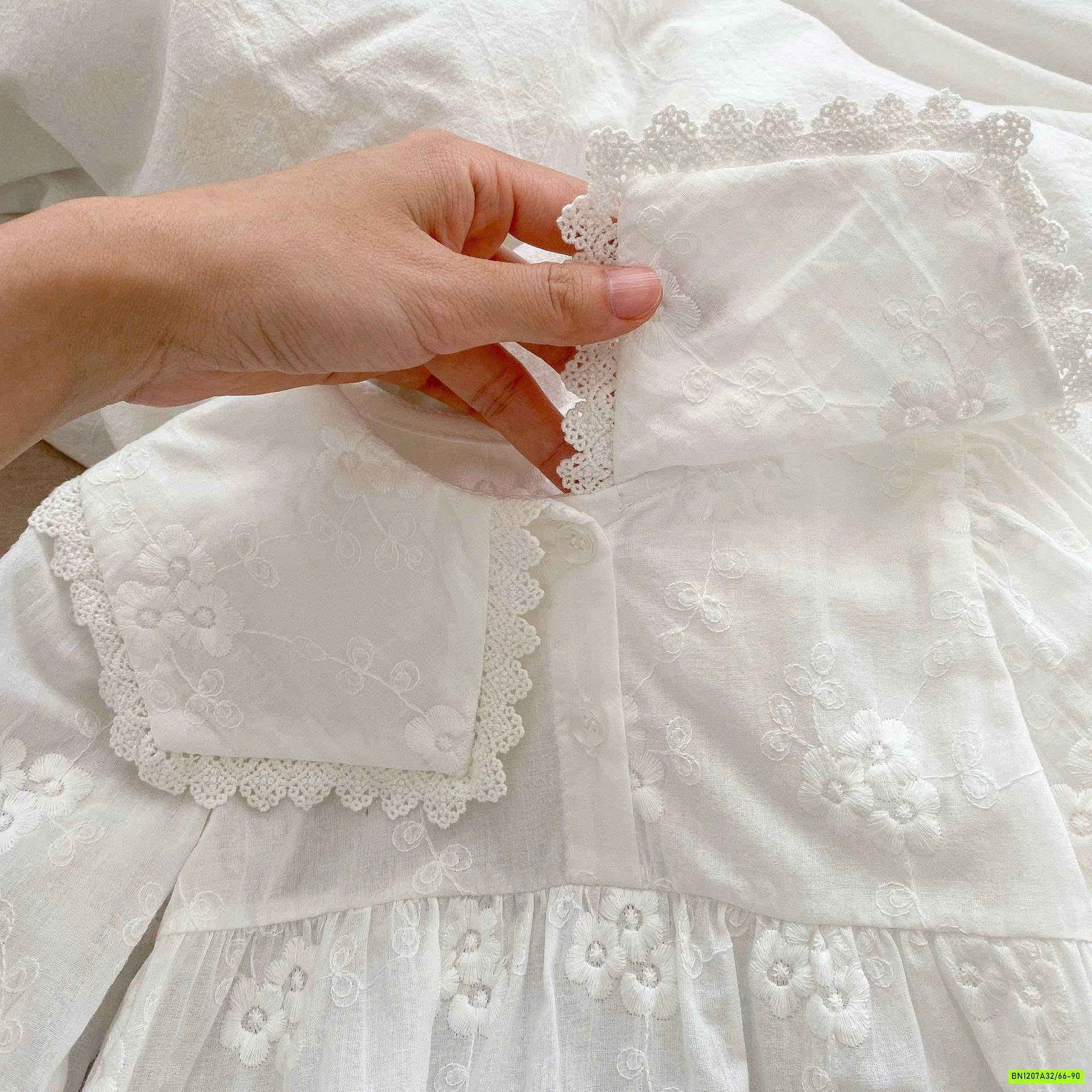 BODY THÊU NỔI CỔ VUÔNG