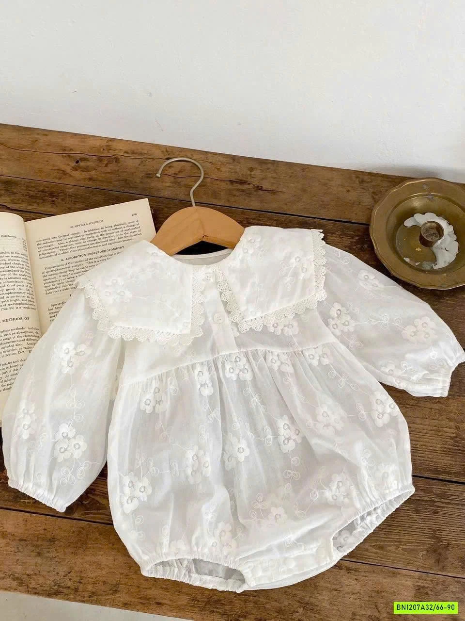 BODY THÊU NỔI CỔ VUÔNG