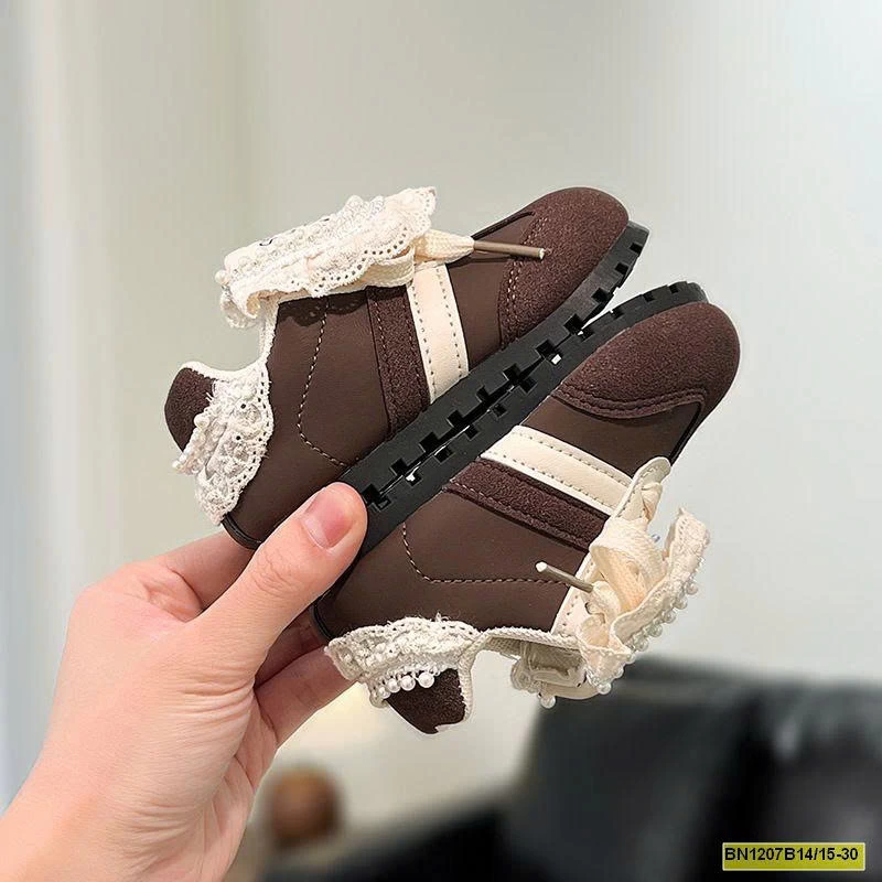 GIÀY THỂ THAO LƯỠI LẬT