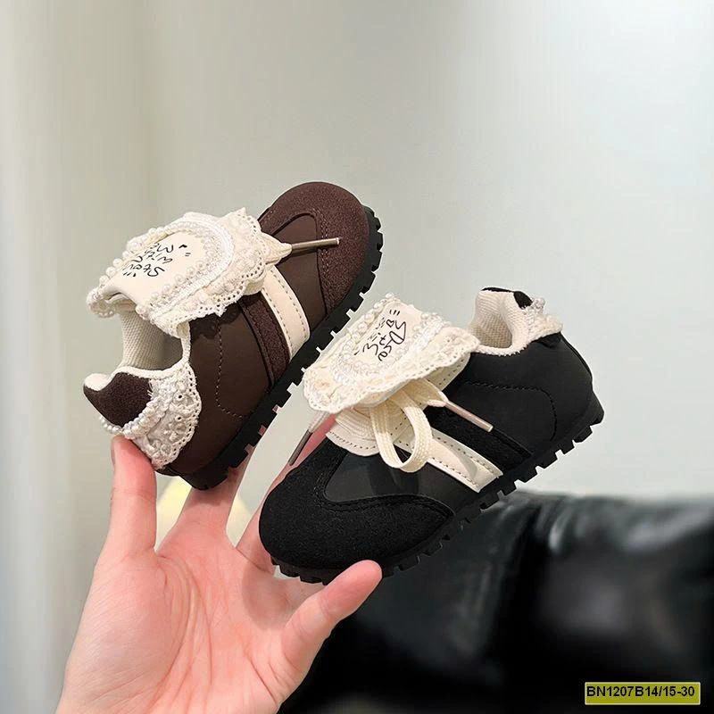 GIÀY THỂ THAO LƯỠI LẬT