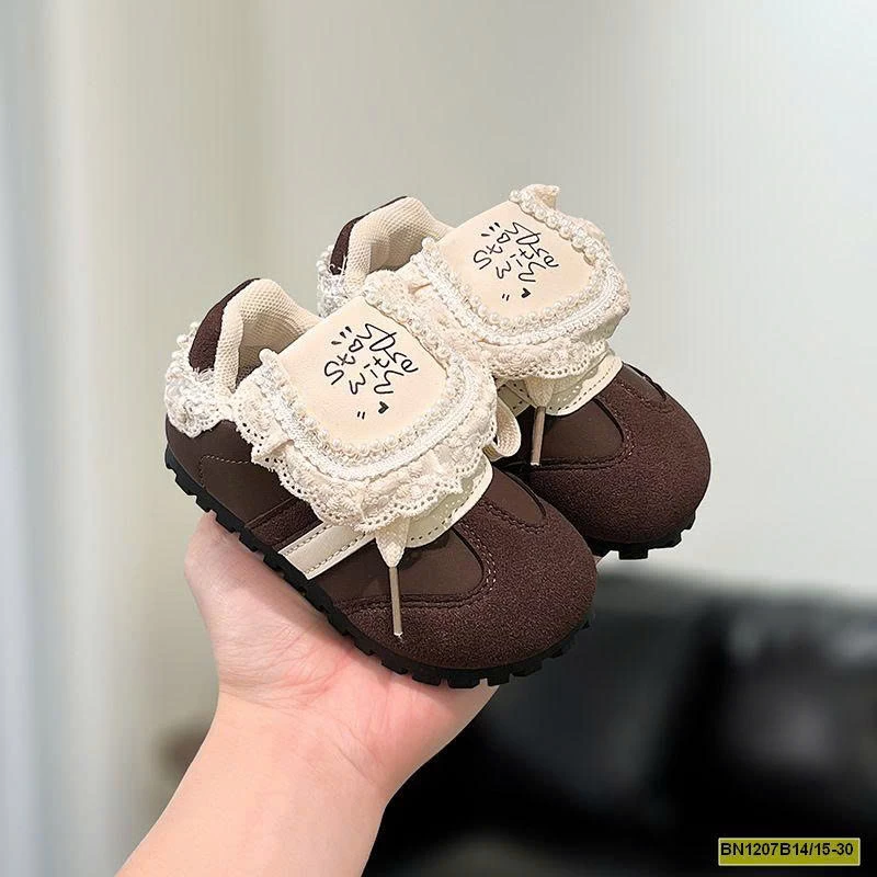 GIÀY THỂ THAO LƯỠI LẬT