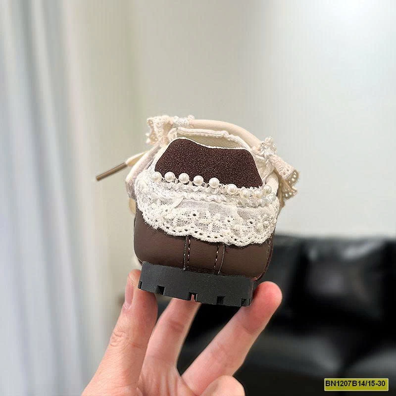 GIÀY THỂ THAO LƯỠI LẬT