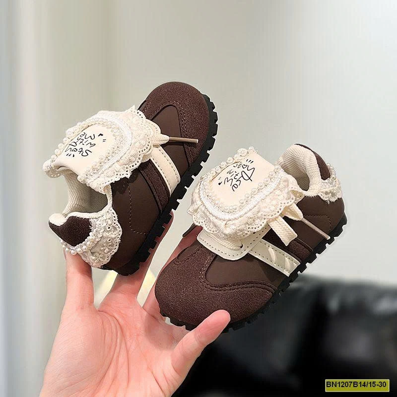 GIÀY THỂ THAO LƯỠI LẬT