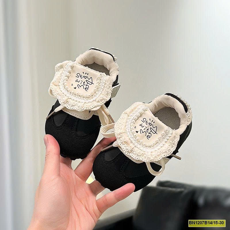 GIÀY THỂ THAO LƯỠI LẬT