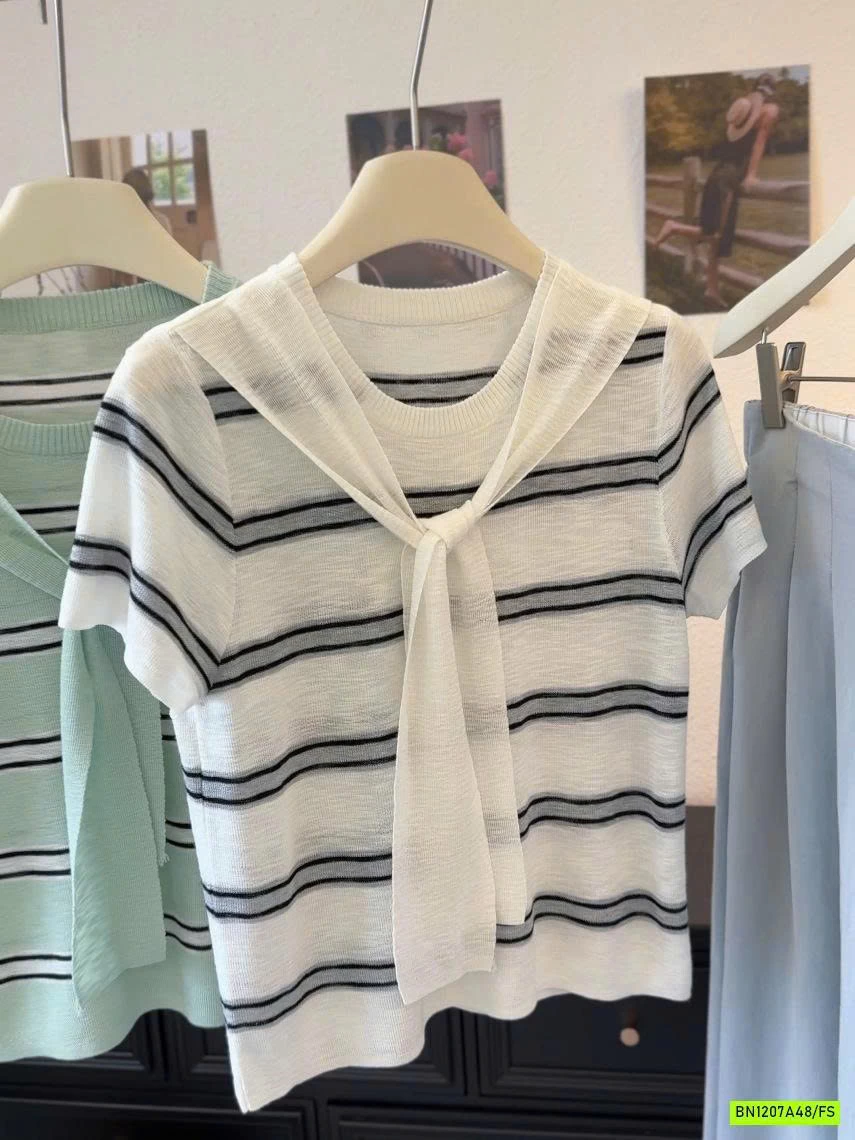 MONTOGHI KẺ GIẢ KHĂN CHOÀNG