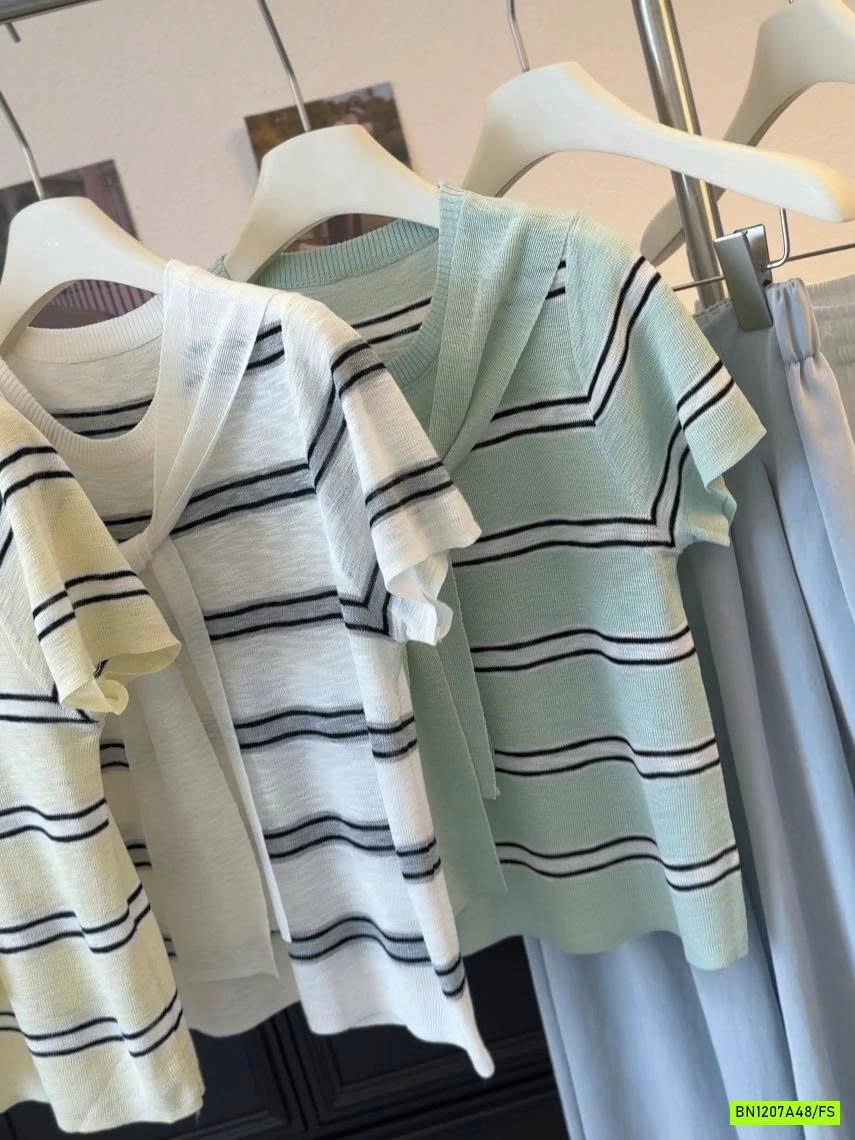 MONTOGHI KẺ GIẢ KHĂN CHOÀNG