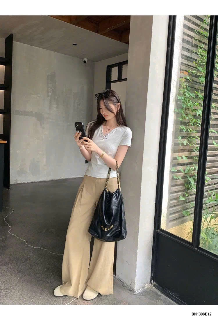 ÁO THUN NGẮN TAY CỔ V ĐAN DÂY