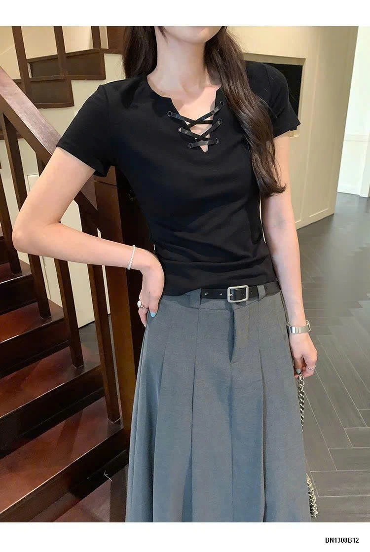 ÁO THUN NGẮN TAY CỔ V ĐAN DÂY