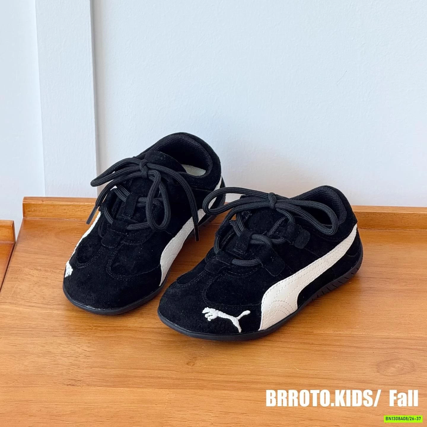 GIÀY THỂ THAO THÊU LOGO