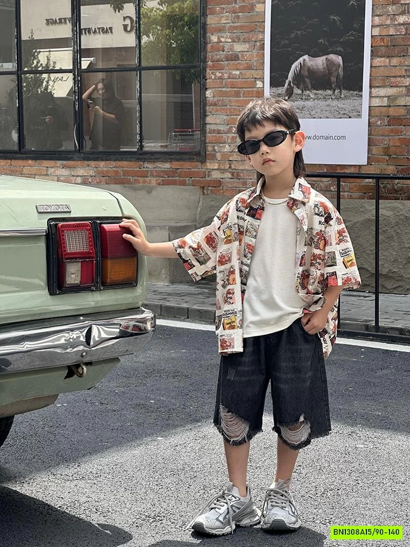 SHORT JEANS ĐEN RÁCH GỐI