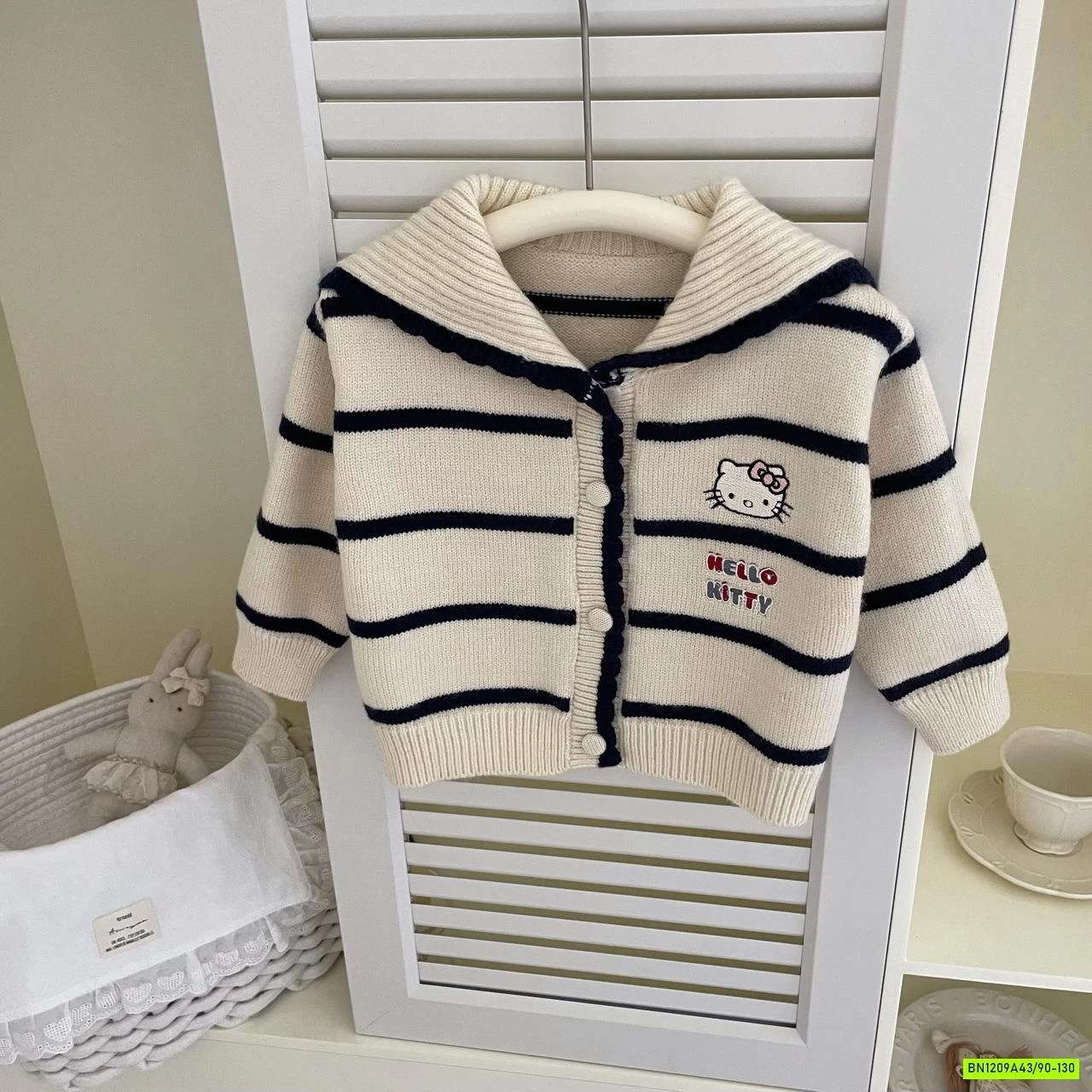 KHOÁC LEN KITTY CHO BÉ