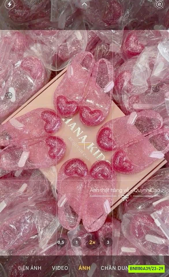 GIÀY NHỰA THƠM TRÁI TIM HỒNG