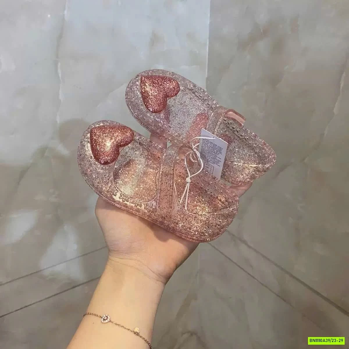 GIÀY NHỰA THƠM TRÁI TIM HỒNG