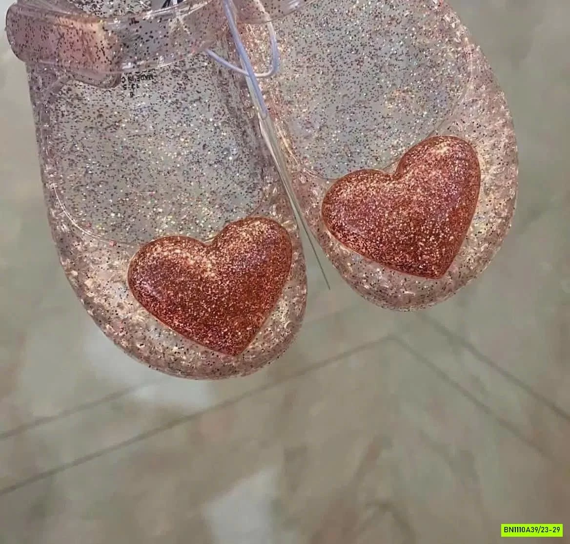 GIÀY NHỰA THƠM TRÁI TIM HỒNG